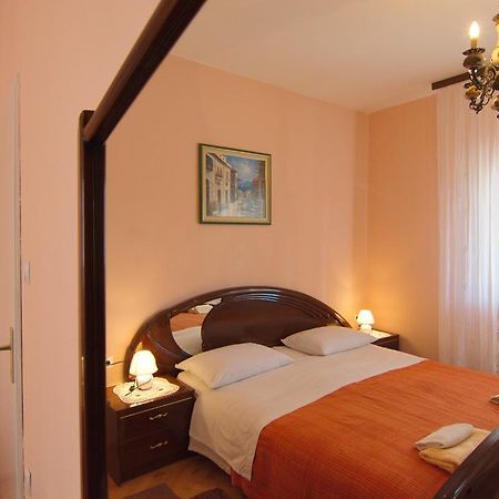 Apartment And Rooms Toka Zara Esterno foto