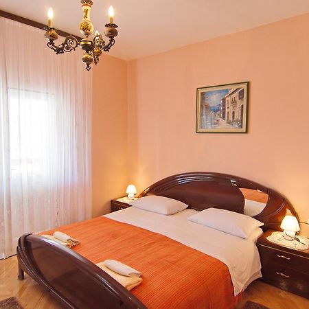 Apartment And Rooms Toka Zara Esterno foto