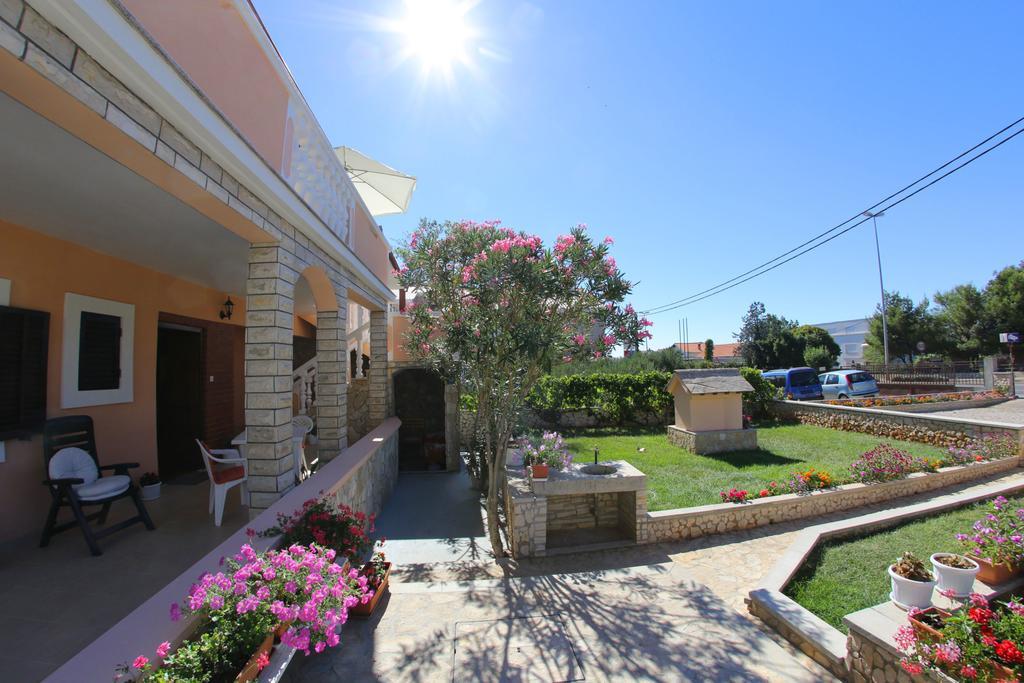 Apartment And Rooms Toka Zara Camera foto